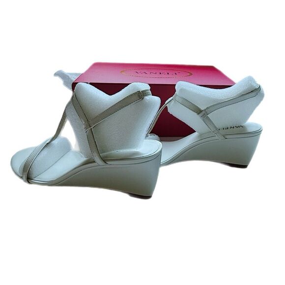 NWT Vaneli Mohan White Patent T-Strap Wedge Sandals Size 9 - Picture 4 of 6